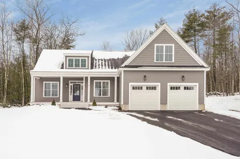 8 Captain Bannon Circle Merrimack NH 03054