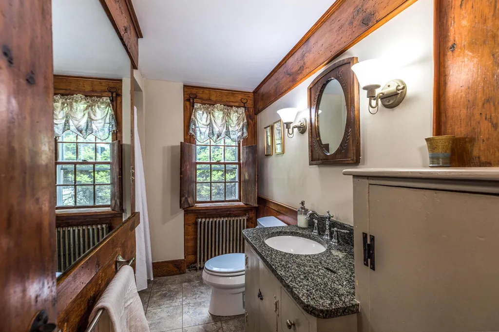 26 Lamprey Road Kensington NH 03833