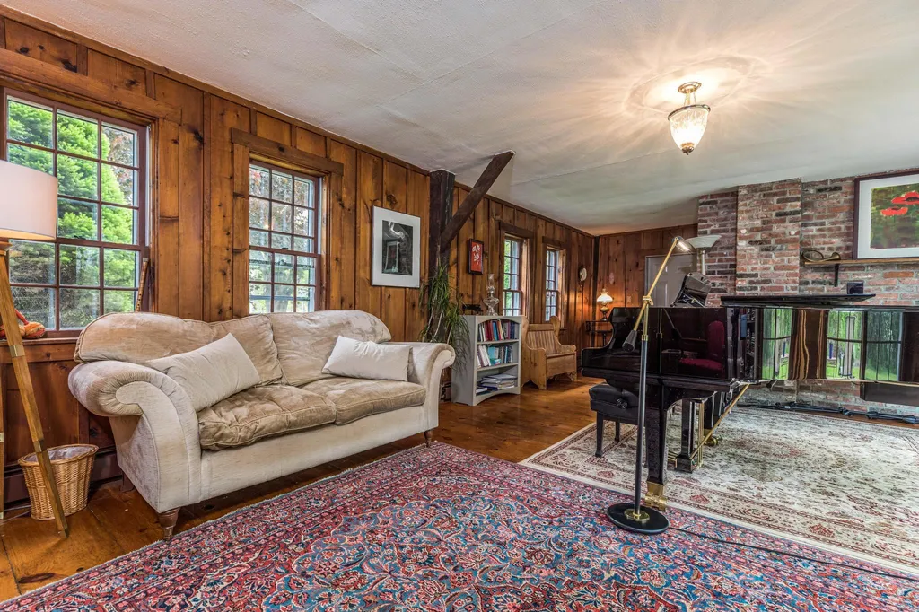 26 Lamprey Road Kensington NH 03833