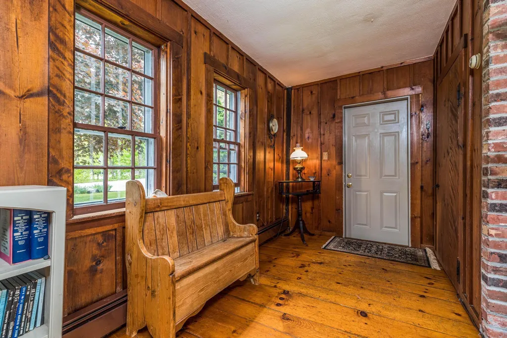 26 Lamprey Road Kensington NH 03833