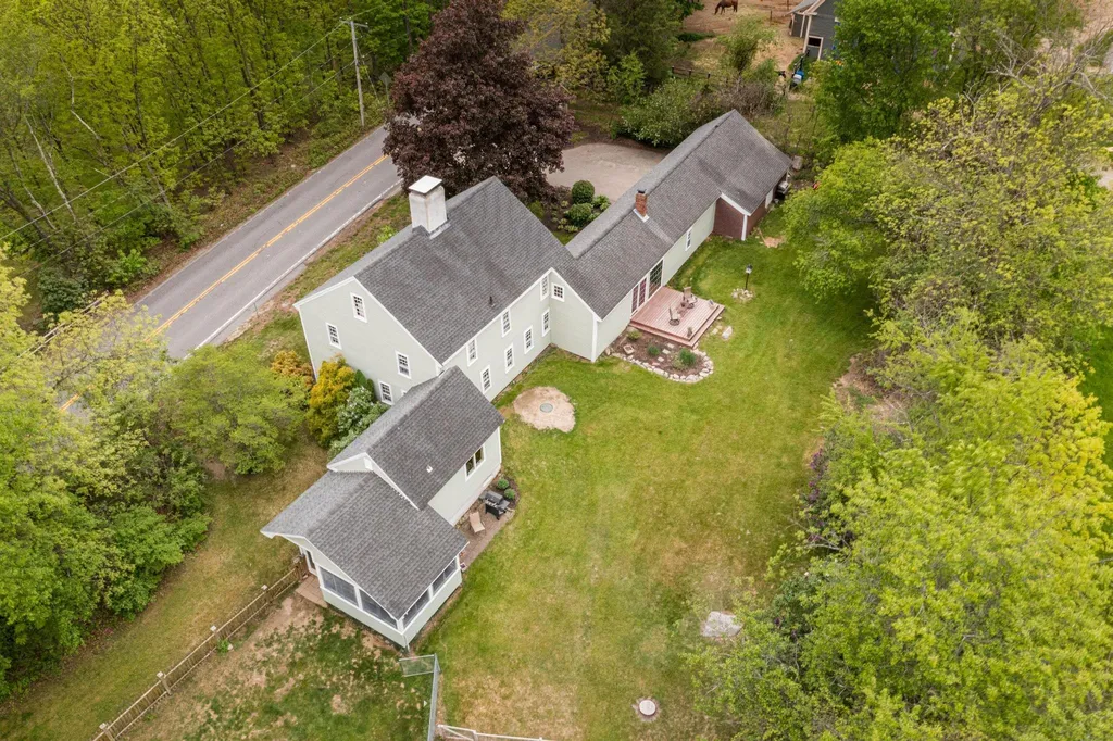 26 Lamprey Road Kensington NH 03833