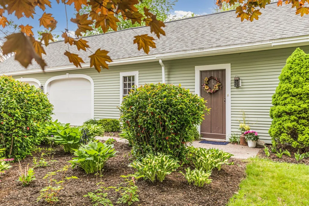 26 Lamprey Road Kensington NH 03833