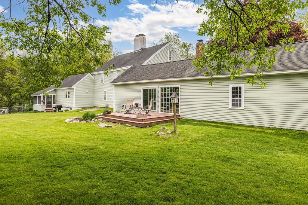 26 Lamprey Road Kensington NH 03833