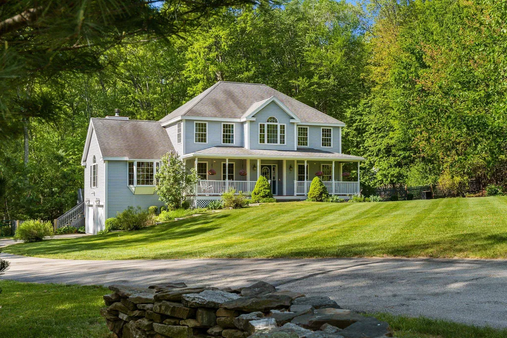 11 Litchfield Circle Pelham NH 03076