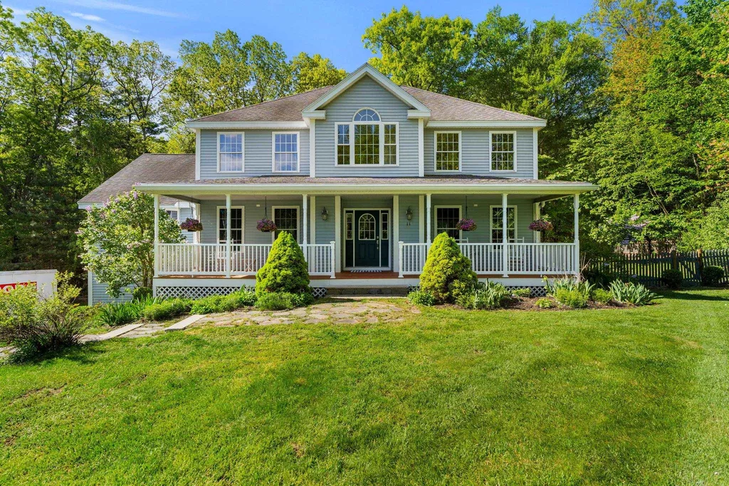 11 Litchfield Circle Pelham NH 03076