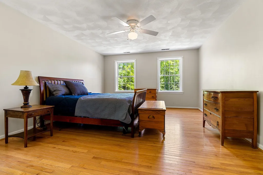 11 Litchfield Circle Pelham NH 03076