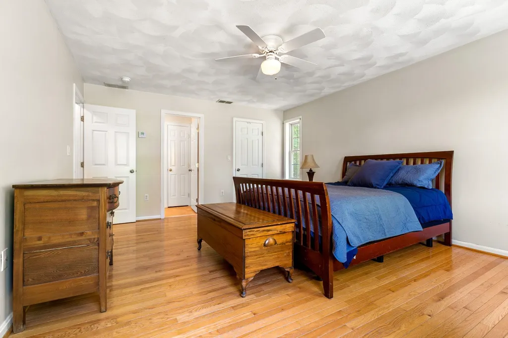 11 Litchfield Circle Pelham NH 03076