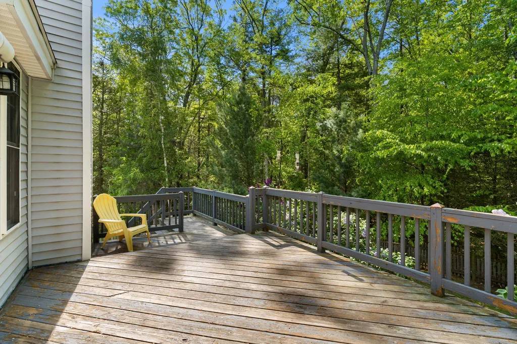 11 Litchfield Circle Pelham NH 03076