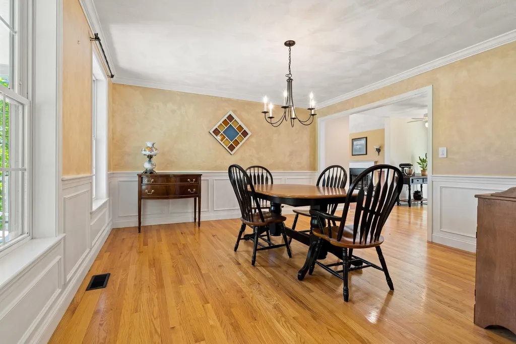 11 Litchfield Circle Pelham NH 03076