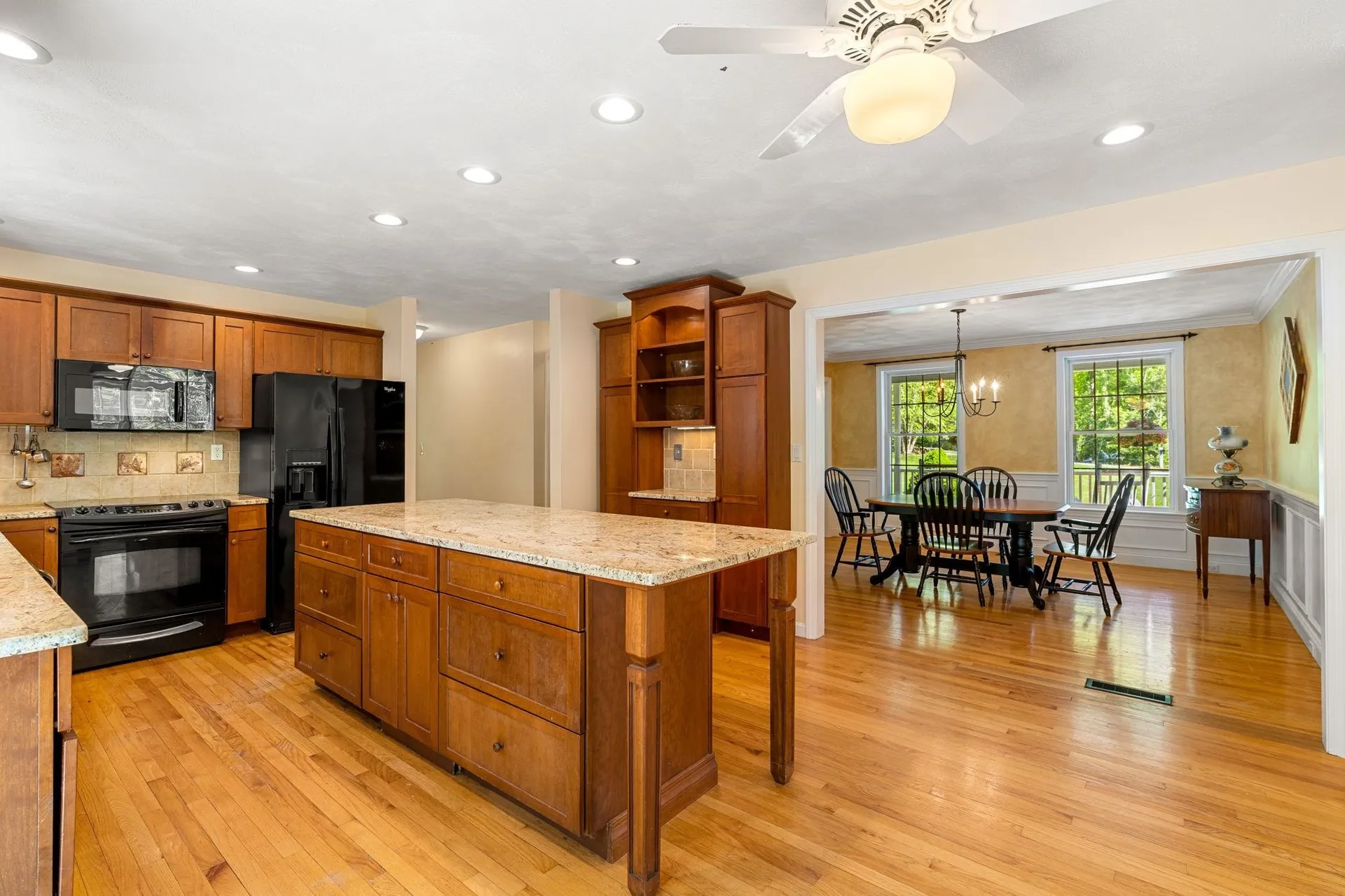 11 Litchfield Circle Pelham NH 03076