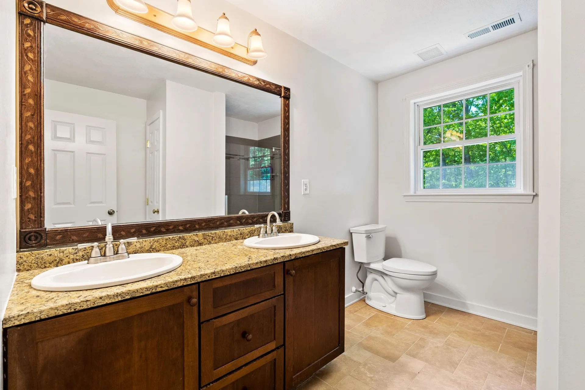 11 Litchfield Circle Pelham NH 03076