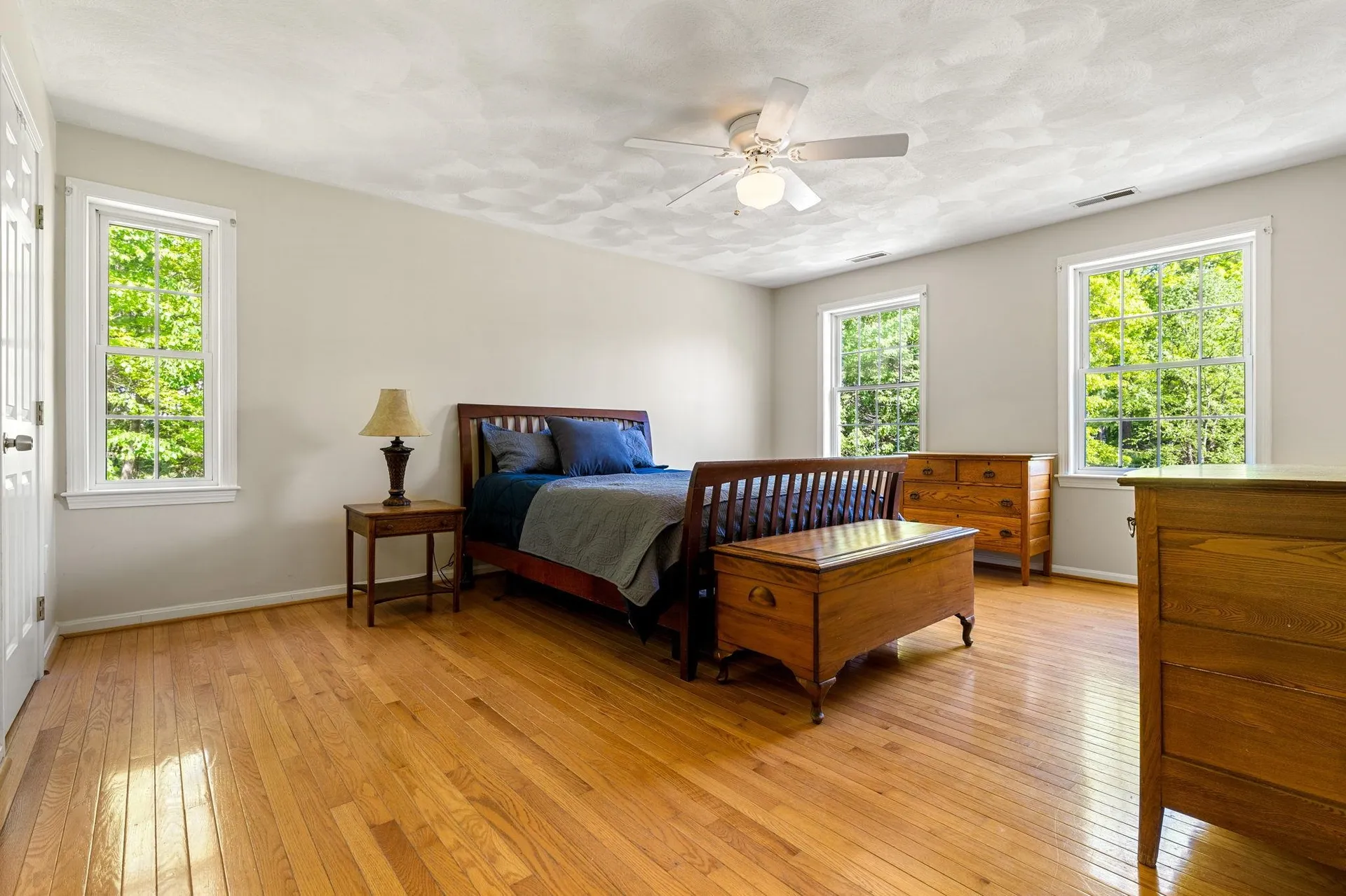 11 Litchfield Circle Pelham NH 03076
