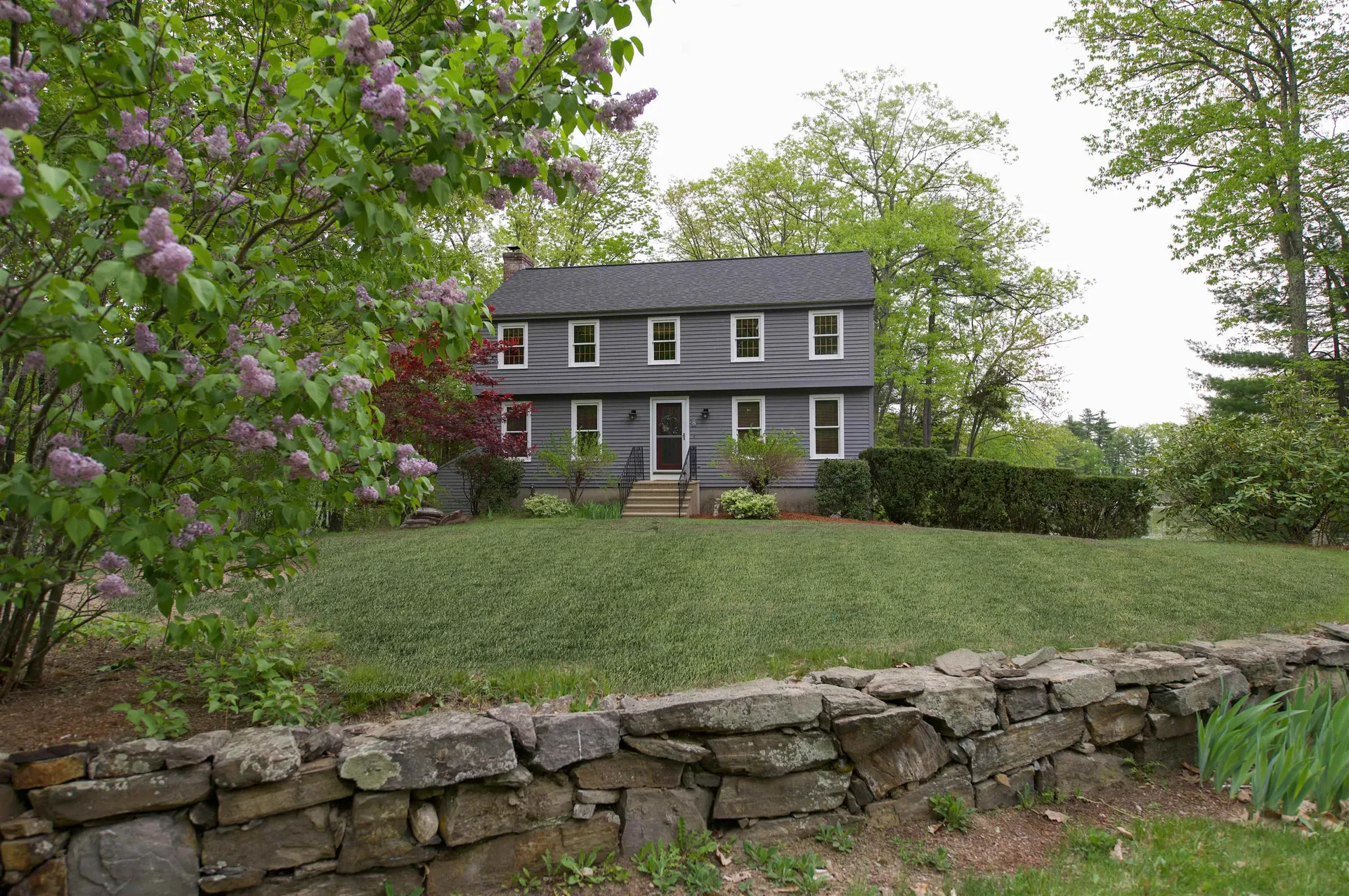 8 Colony Brook Lane Derry NH 03038