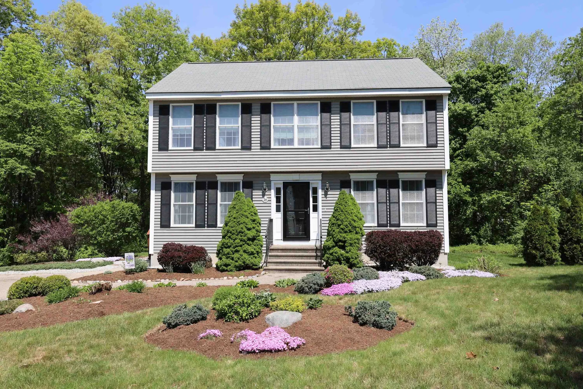 29 Peaslee Drive Pembroke NH 03275