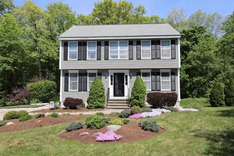 29 Peaslee Drive Pembroke NH 03275
