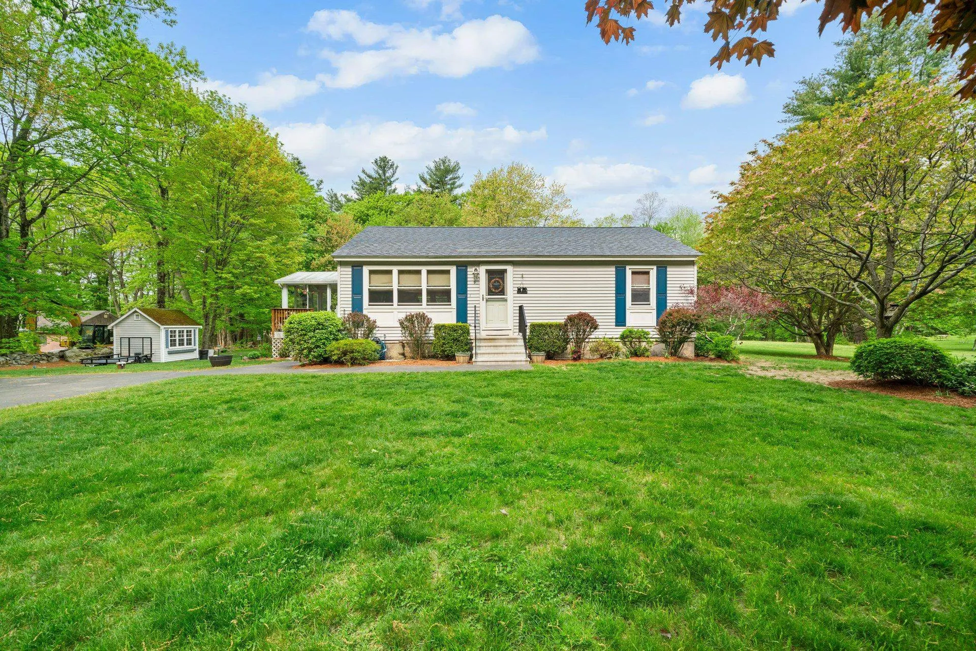 9 Spaulding Hill Road Pelham NH 03076