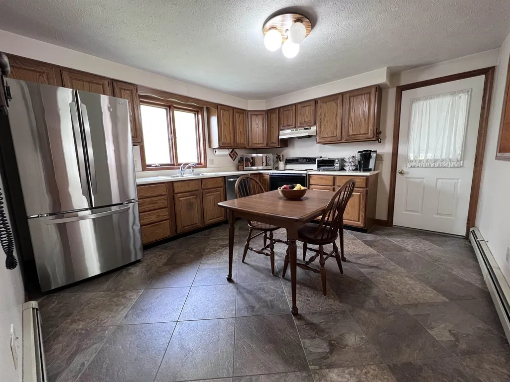 14 Cindy Drive Hooksett NH 03106