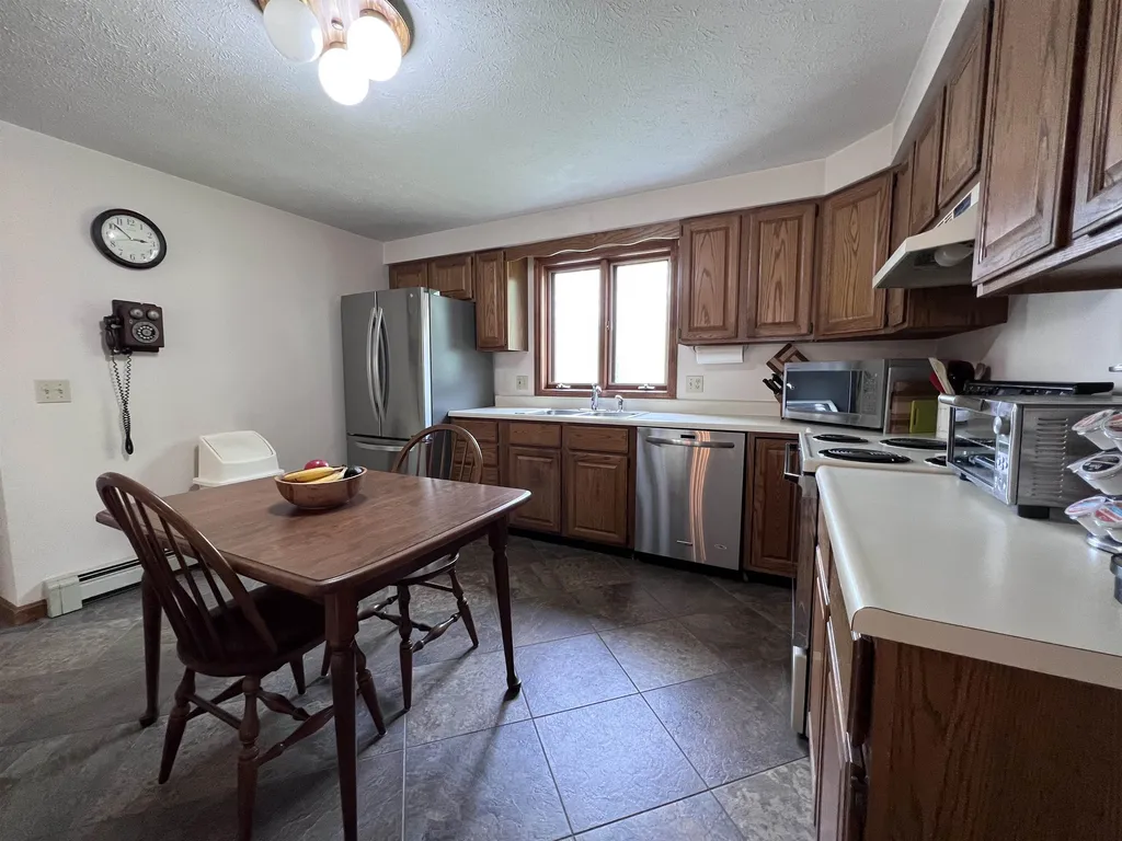 14 Cindy Drive Hooksett NH 03106