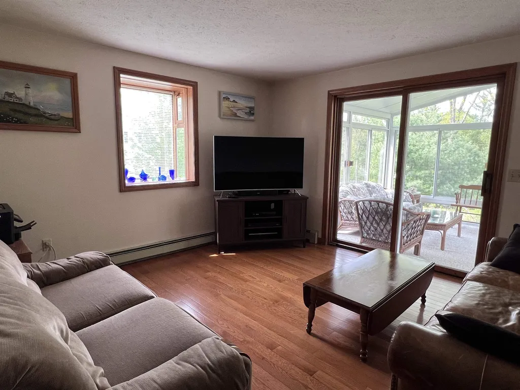 14 Cindy Drive Hooksett NH 03106