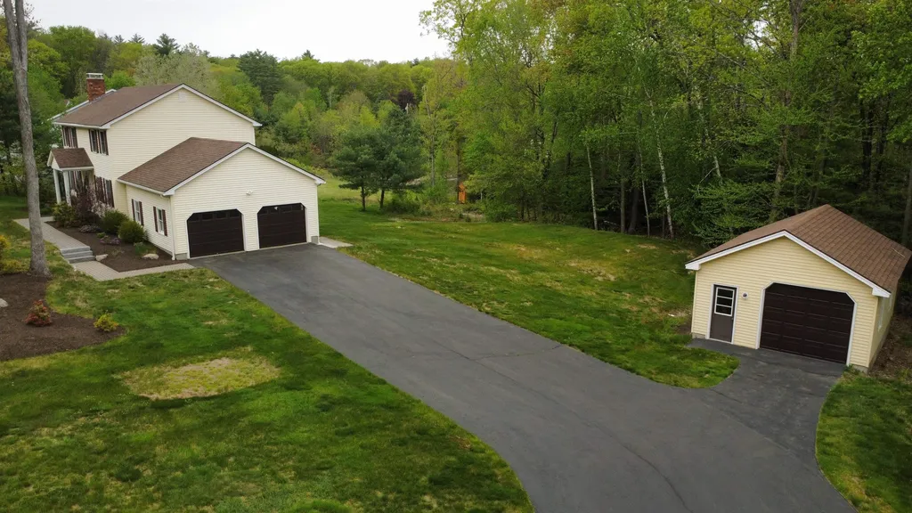 14 Cindy Drive Hooksett NH 03106