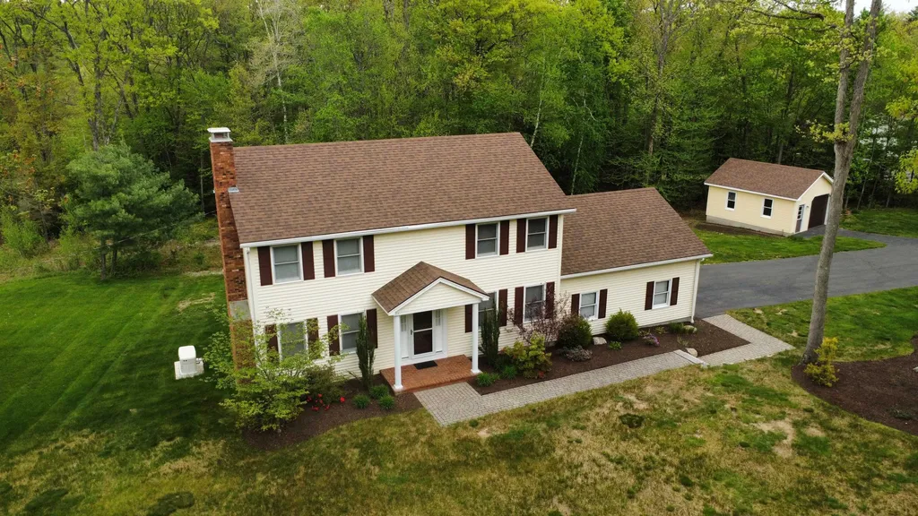 14 Cindy Drive Hooksett NH 03106
