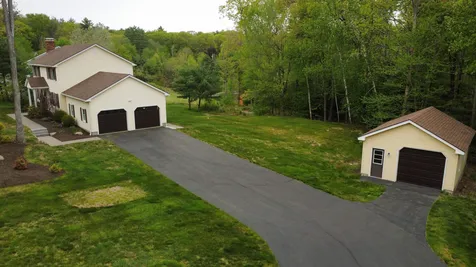 14 Cindy Drive Hooksett NH 03106