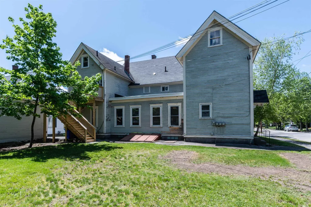 87 N Adams Street Manchester NH 03104