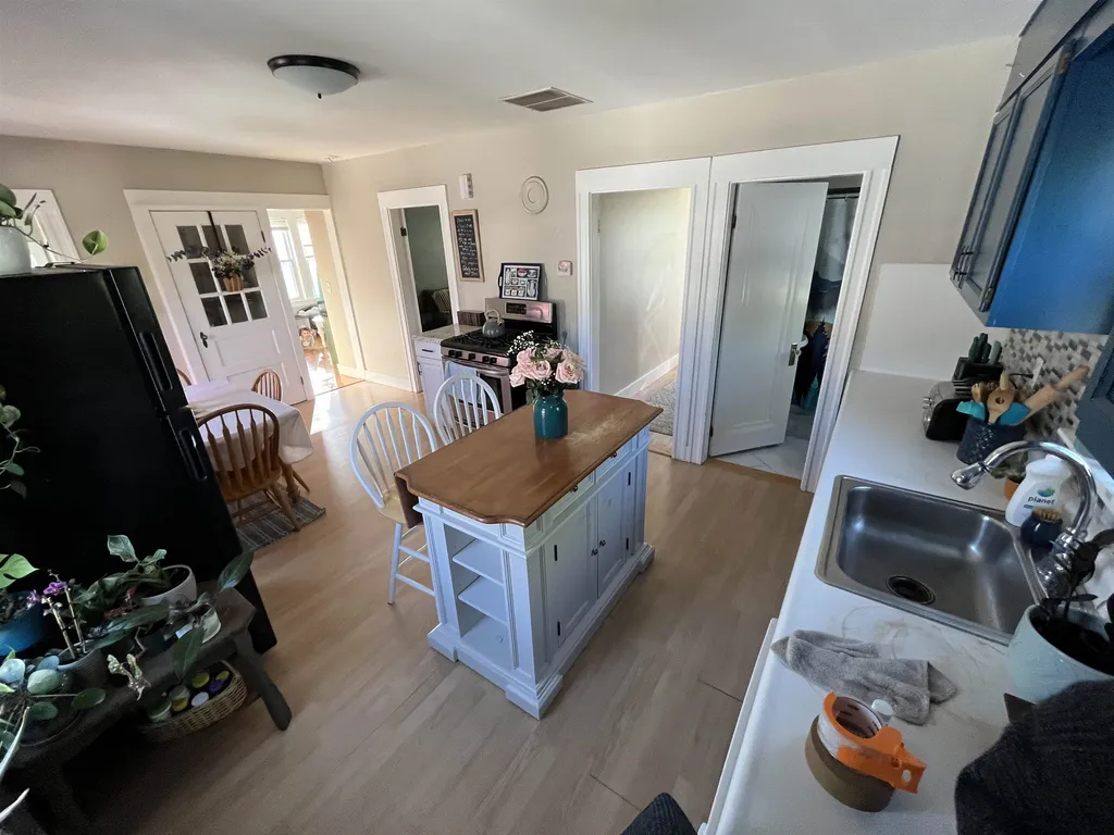 64 Sawyer Street Nashua NH 03060