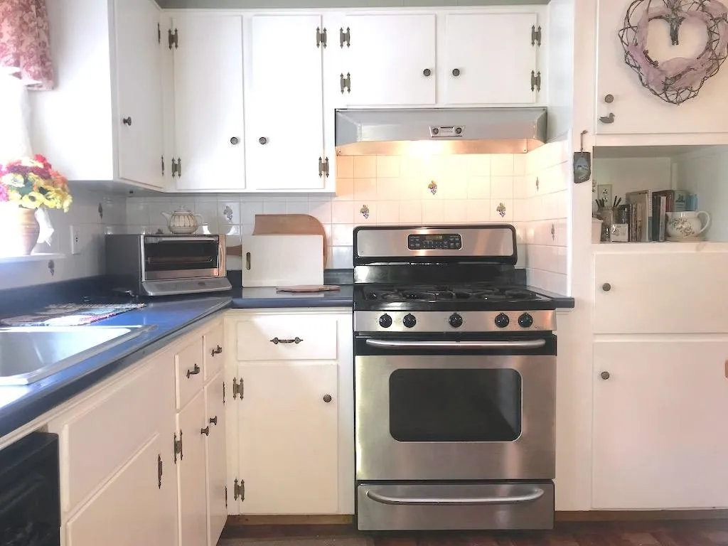 20 Laurel Street Peterborough NH 03458-1436