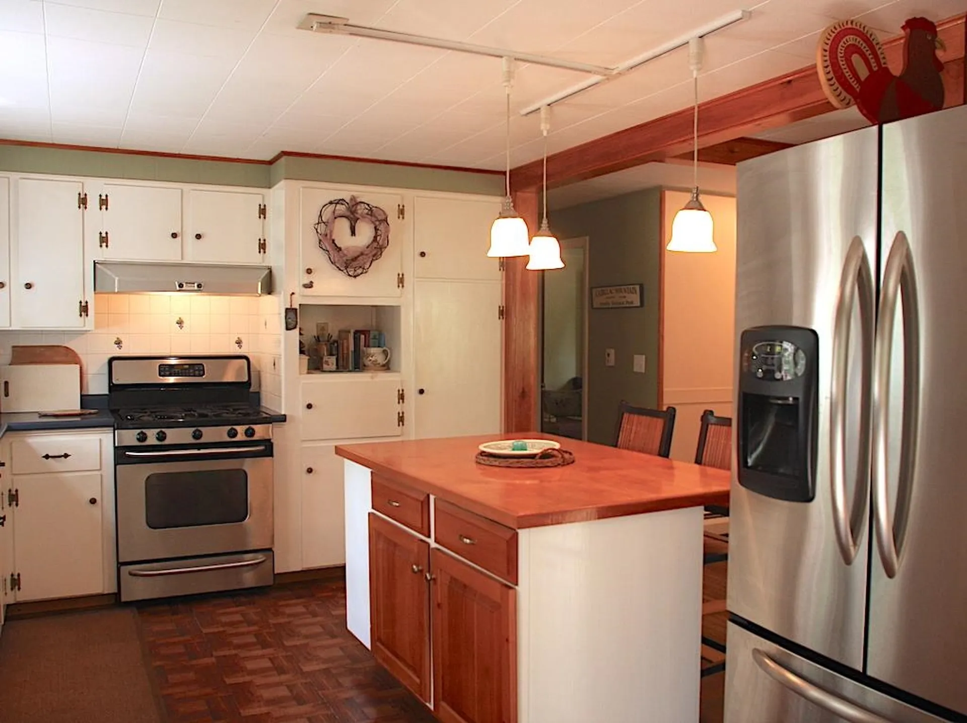 20 Laurel Street Peterborough NH 03458-1436
