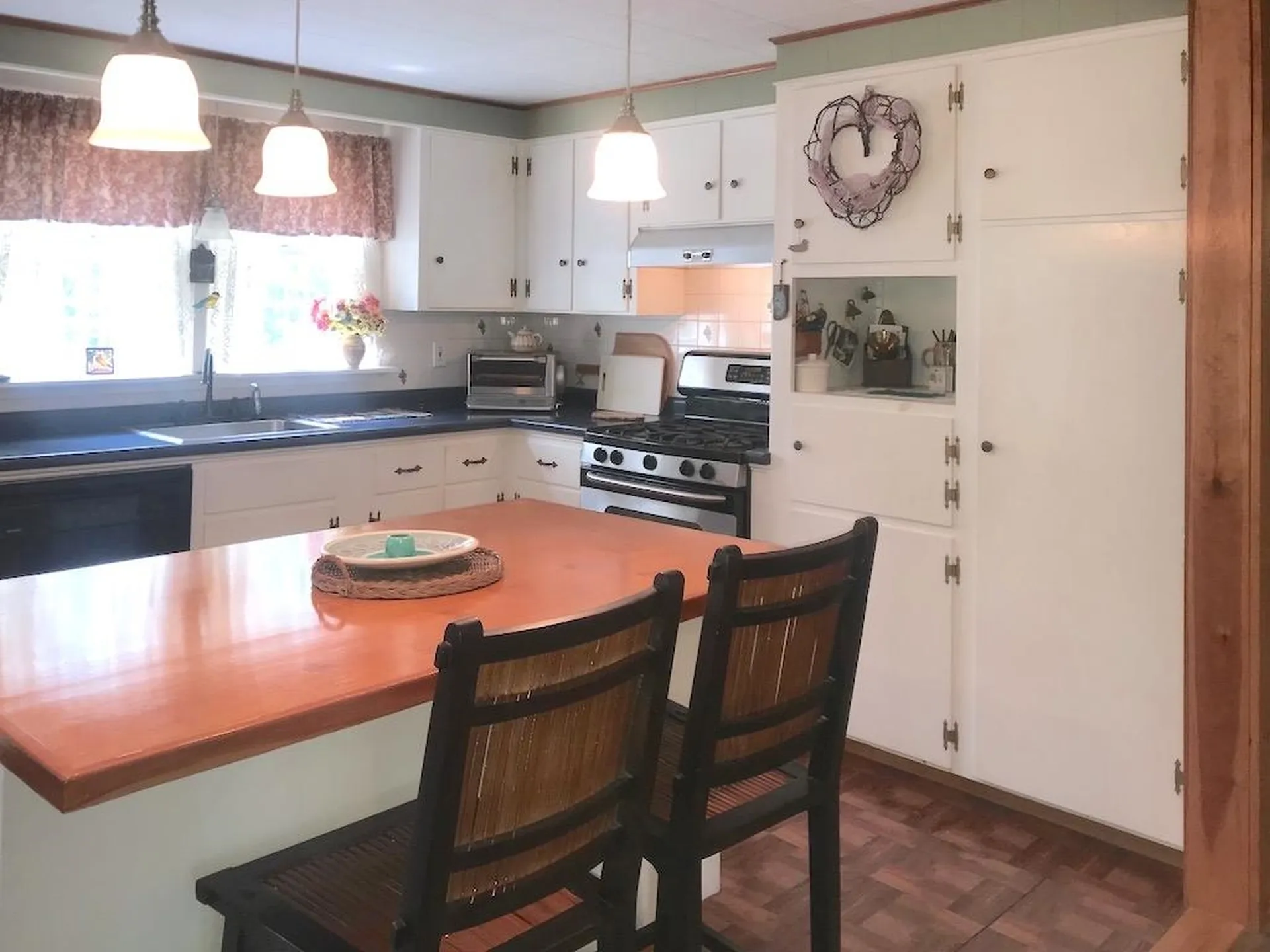 20 Laurel Street Peterborough NH 03458-1436