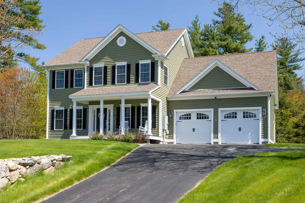 69 Hawthorne Drive Auburn NH 03032