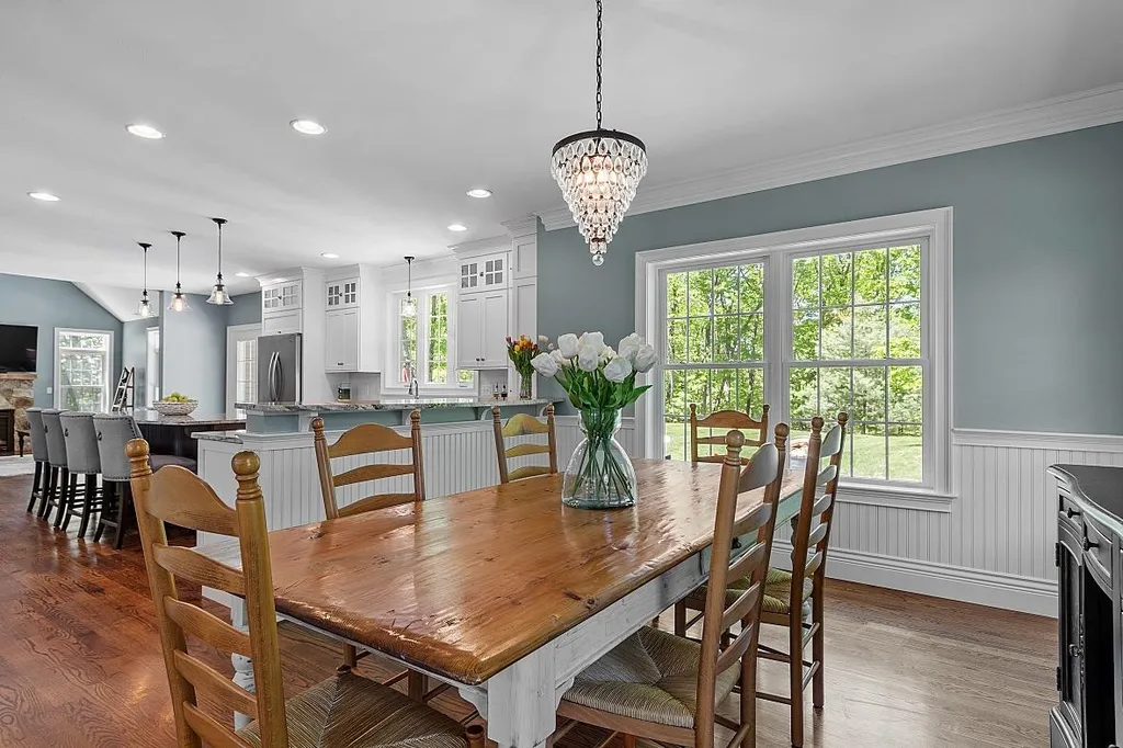 49 London Bridge Road Windham NH 03087