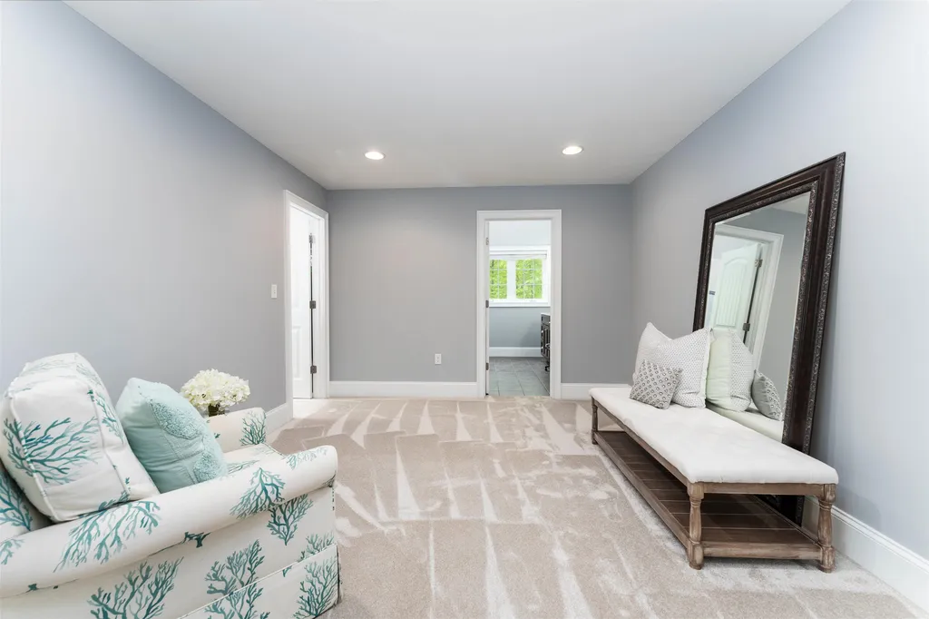 49 London Bridge Road Windham NH 03087