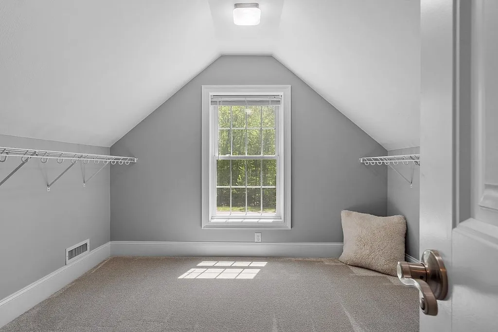 49 London Bridge Road Windham NH 03087