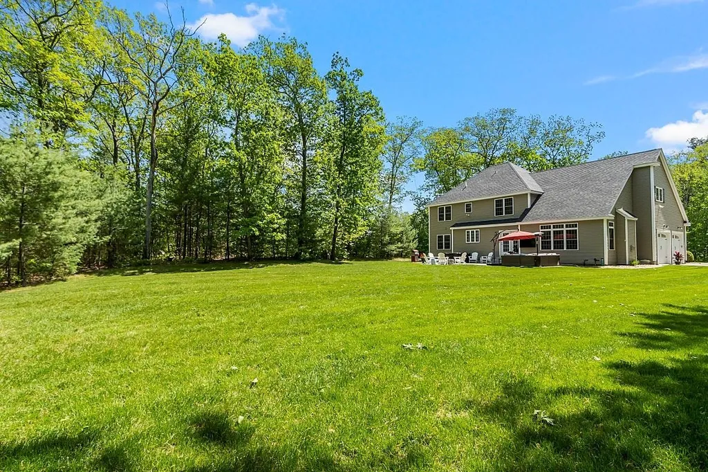 49 London Bridge Road Windham NH 03087