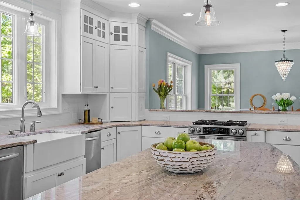 49 London Bridge Road Windham NH 03087