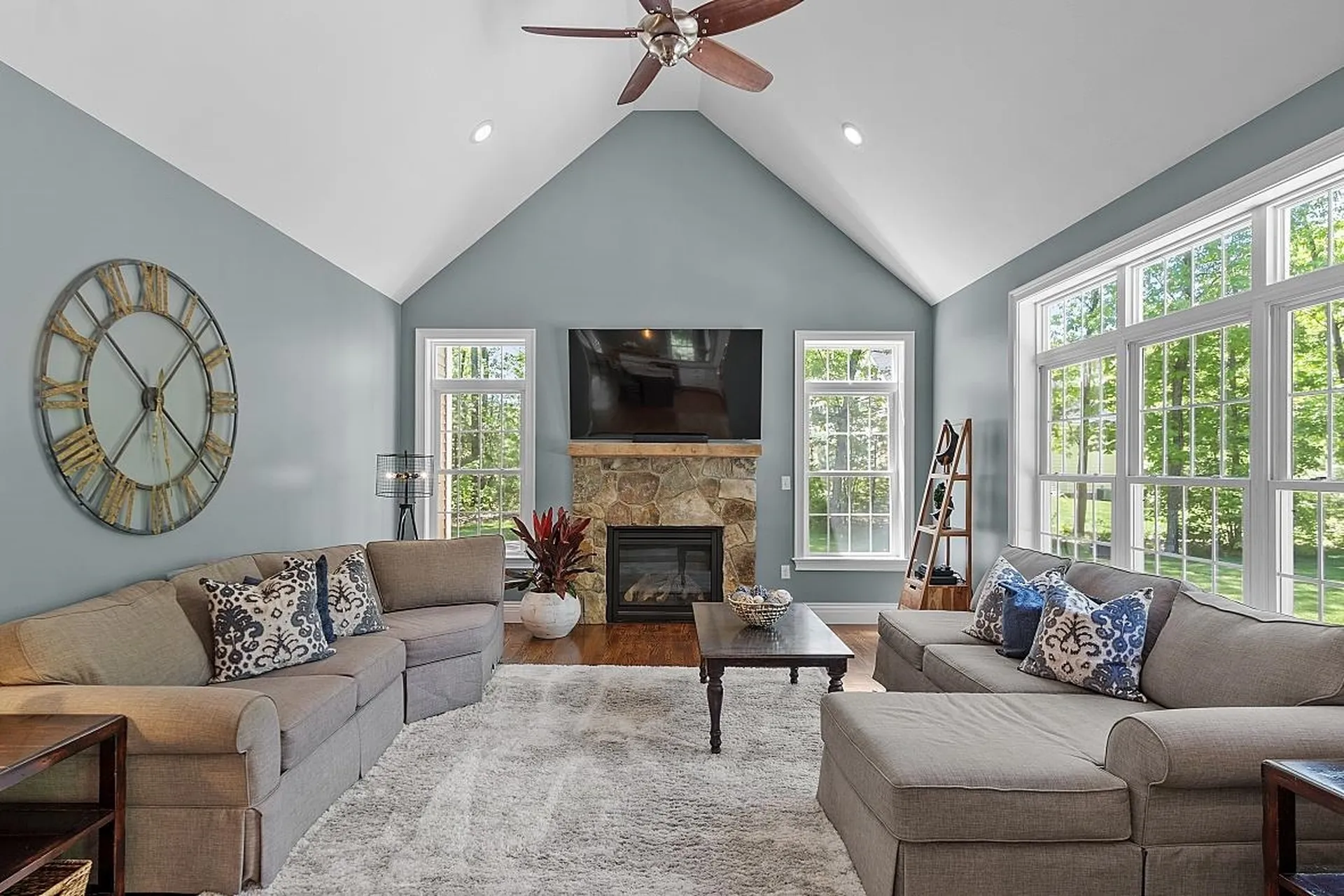 49 London Bridge Road Windham NH 03087