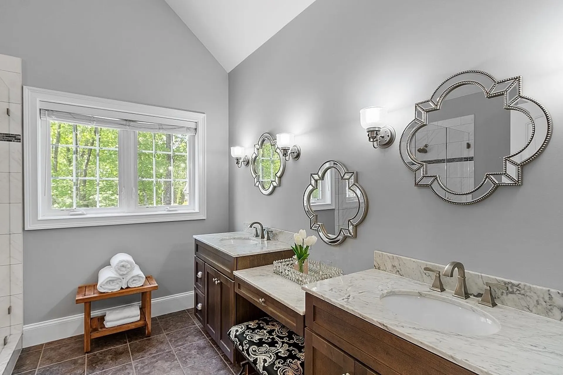 49 London Bridge Road Windham NH 03087