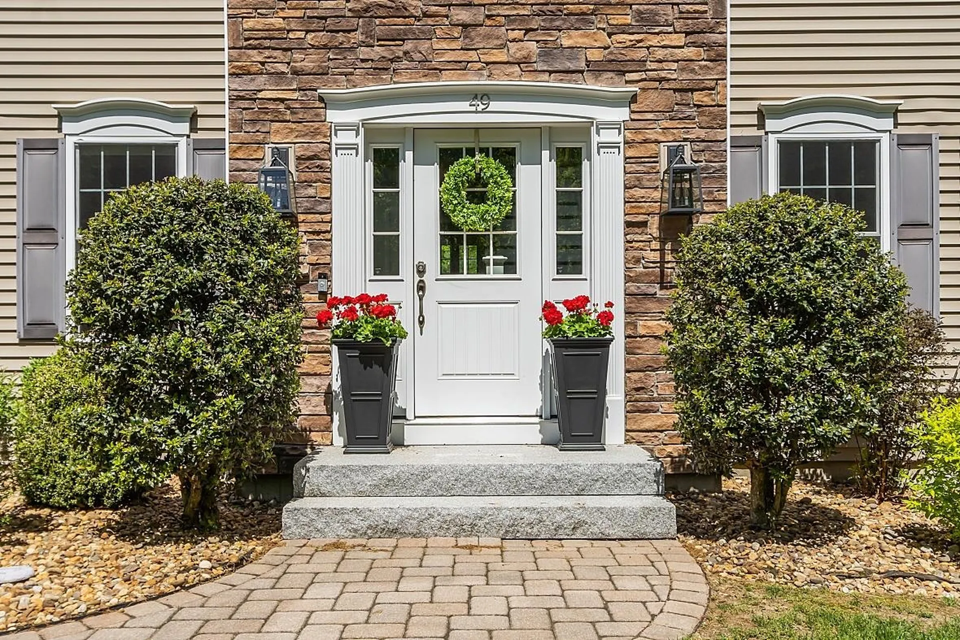 49 London Bridge Road Windham NH 03087