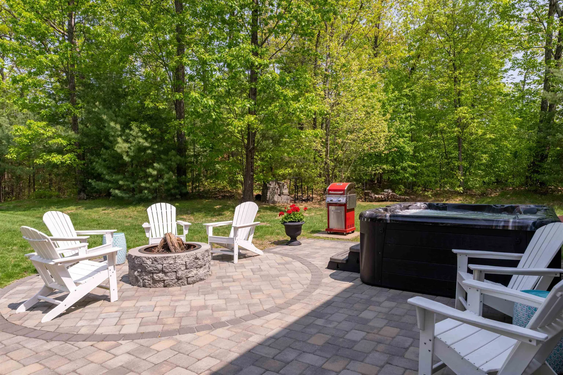 49 London Bridge Road Windham NH 03087