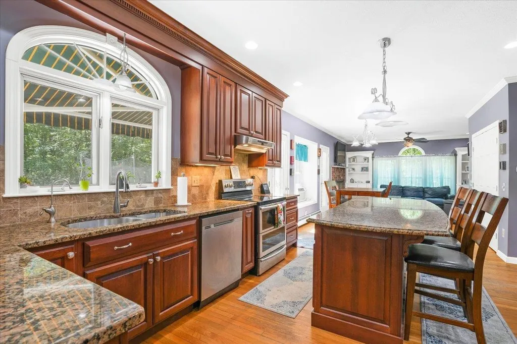 15 Longview Drive Bow NH 03304