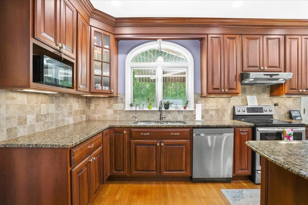 15 Longview Drive Bow NH 03304