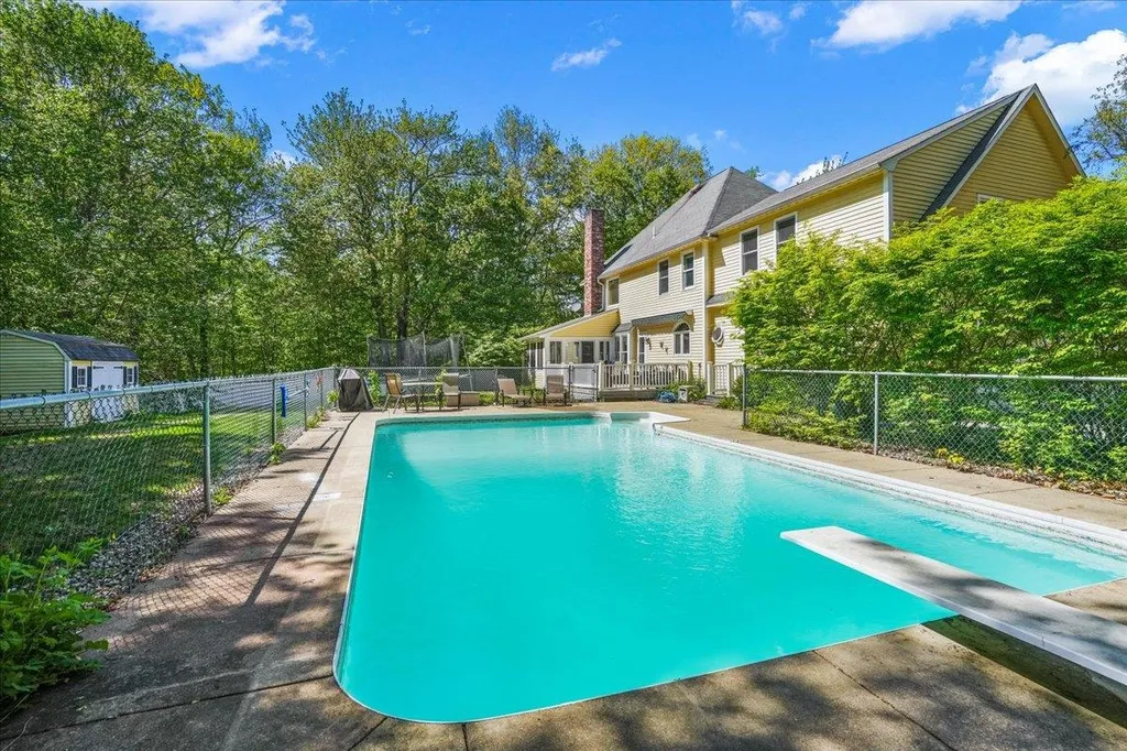 15 Longview Drive Bow NH 03304