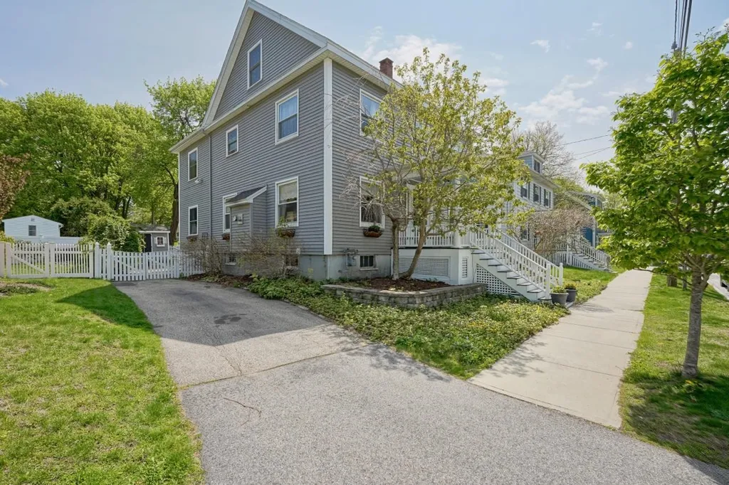 38 Willard Avenue Portsmouth NH 03801