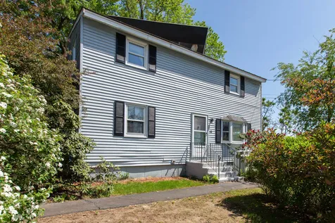15 Portchester Drive Nashua NH 03062-1639