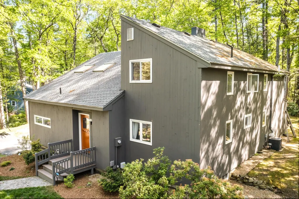 30 Shelburne Road Nashua NH 03063