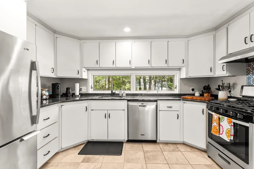 30 Shelburne Road Nashua NH 03063