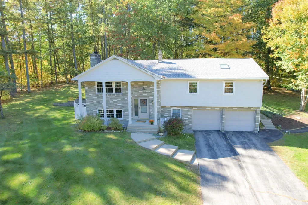 15 Mayflower Drive Bedford NH 03110