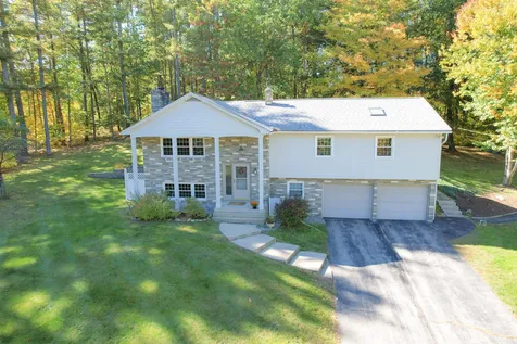 15 Mayflower Drive Bedford NH 03110